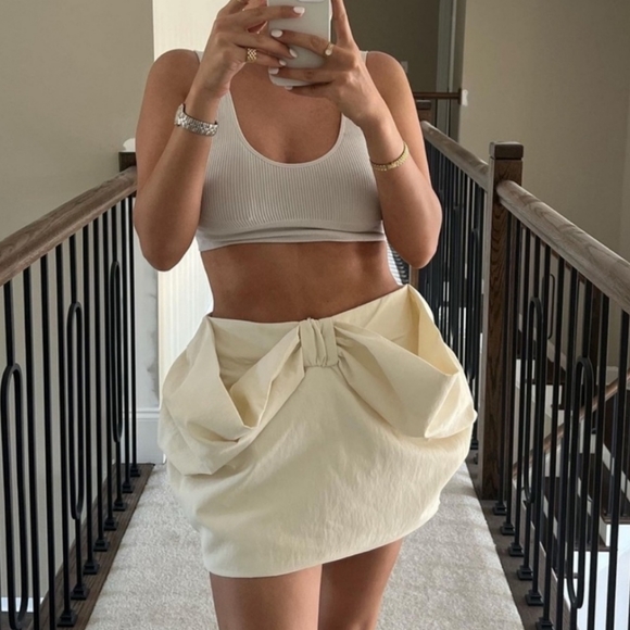 NWT Zara Voluminous Mini Skirt with Bow Detail, Size M - Picture 8 of 13